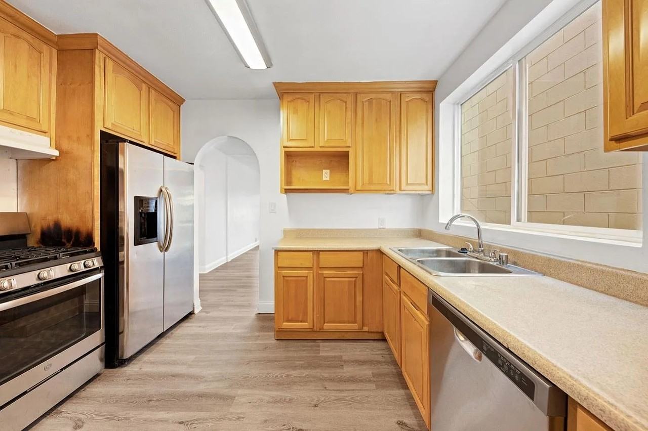 111 S Claremont St - Photo 4 of 9