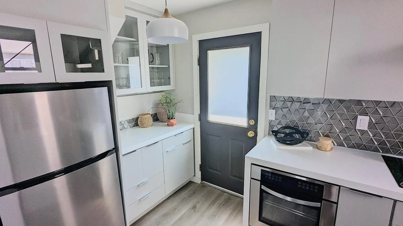 311 Cypress Ave - Photo 4 of 7