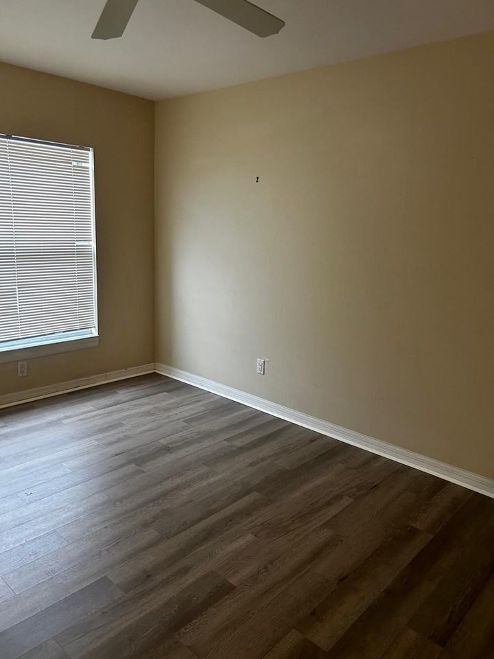 512 Se 6th St #1 - Photo 6 of 14
