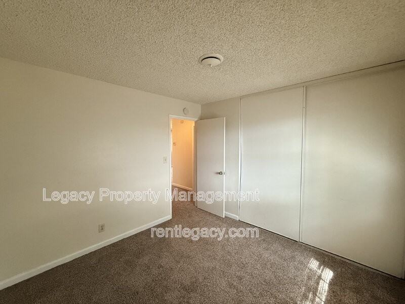 4834 50th Ave - Photo 7 of 17