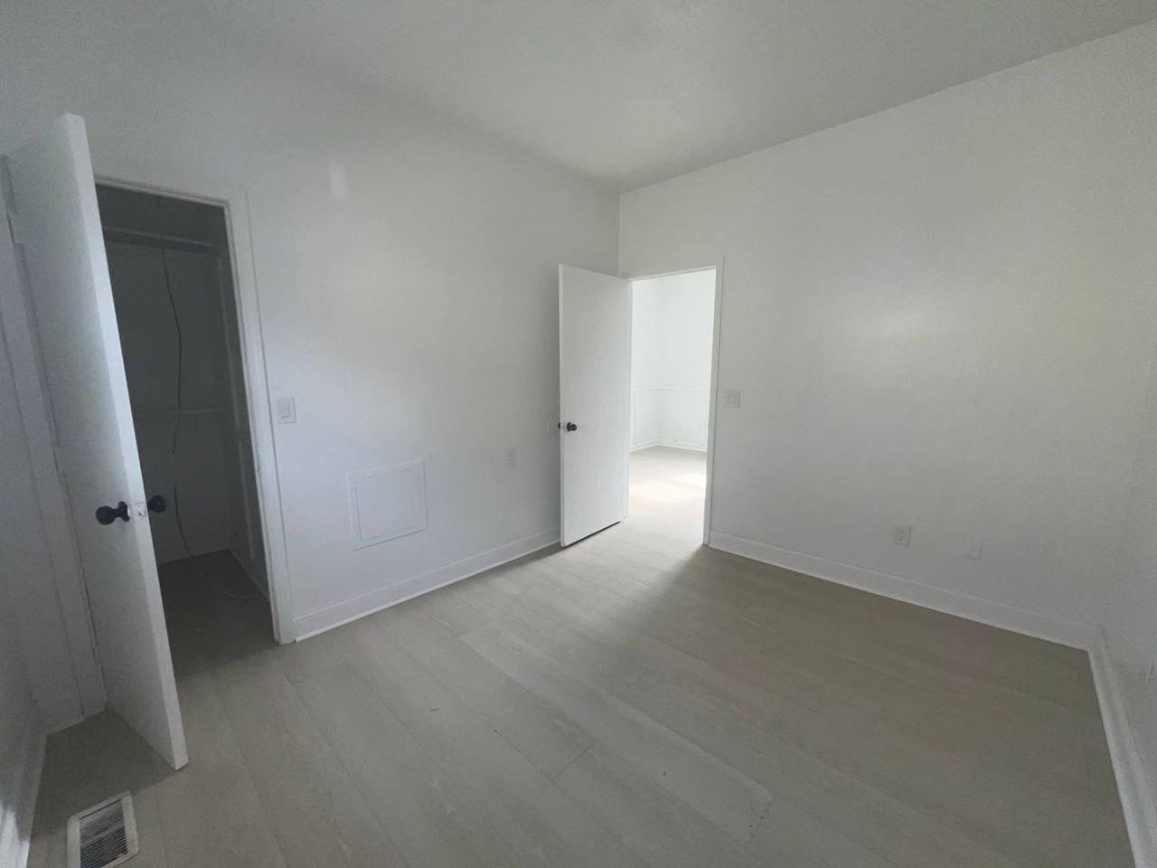 121 Monroe St - Photo 6 of 13