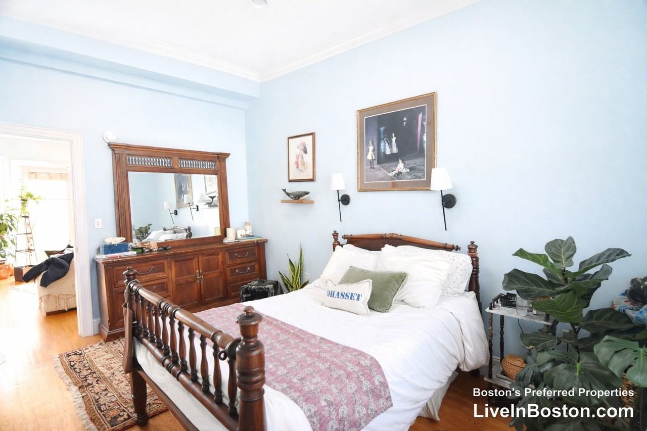 56 Woodward St #3 - Photo 4 of 9