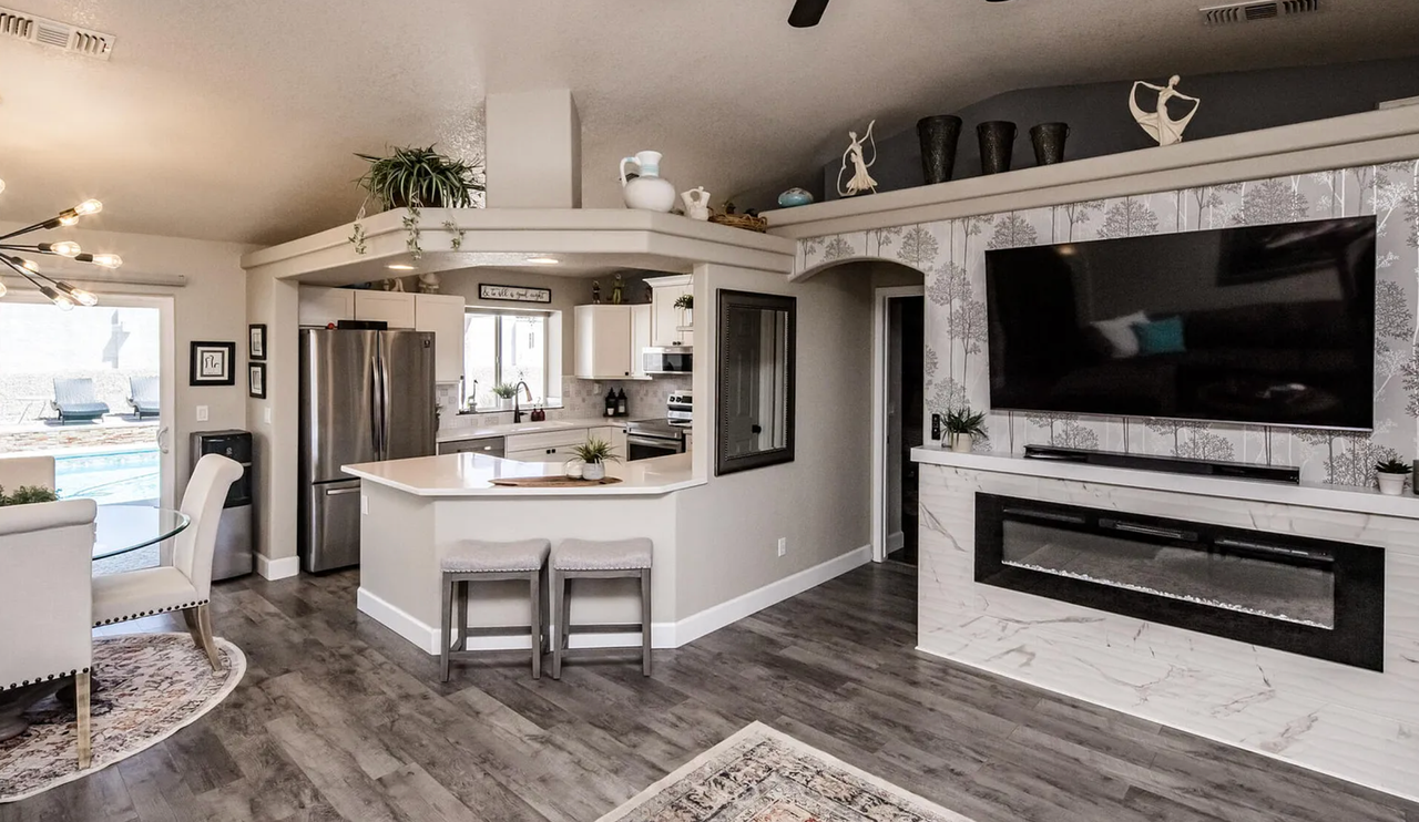 126 Nelson Ln - Photo 3 of 16