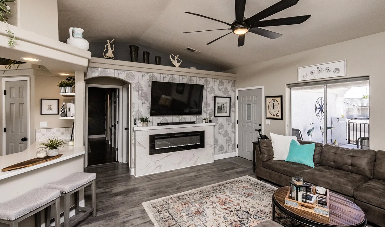 126 Nelson Ln - Photo 4 of 16