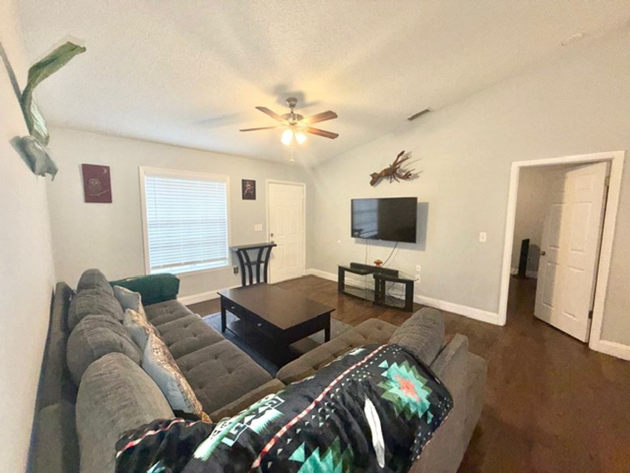 660 Cloudcroft Dr - Photo 5 of 22