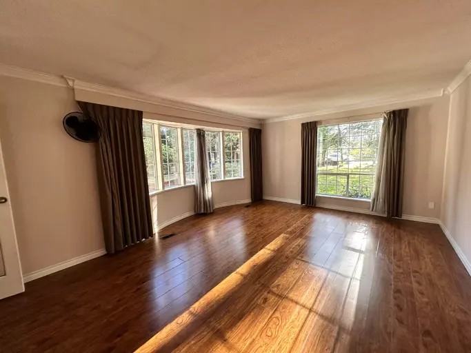 16909 23 Ave - Photo 7 of 22