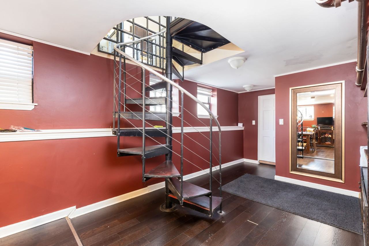 21 Royal St #1 - Photo 4 of 19