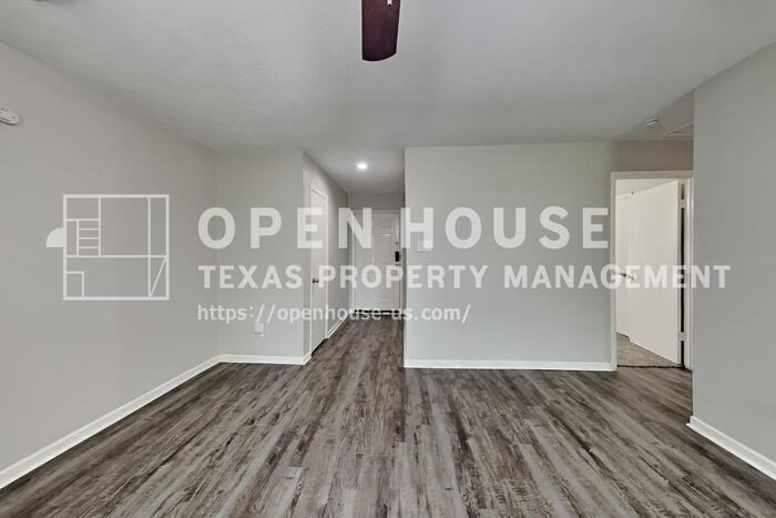 29107 Sedgefield St - Photo 4 of 21