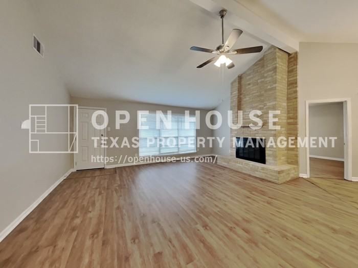 3238 Lindenfield Dr - Photo 4 of 18