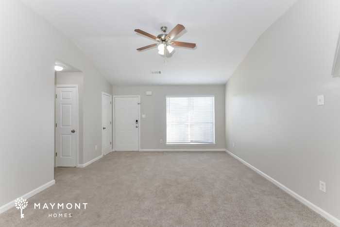 465 Oakland Hills Dr - Photo 6 of 15