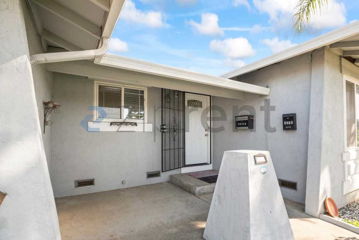 3068 Nightingale Pl #1 - Photo 4 of 33