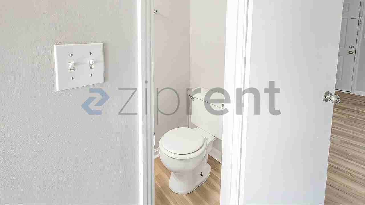 815 Golfview Pl #E - Photo 7 of 22