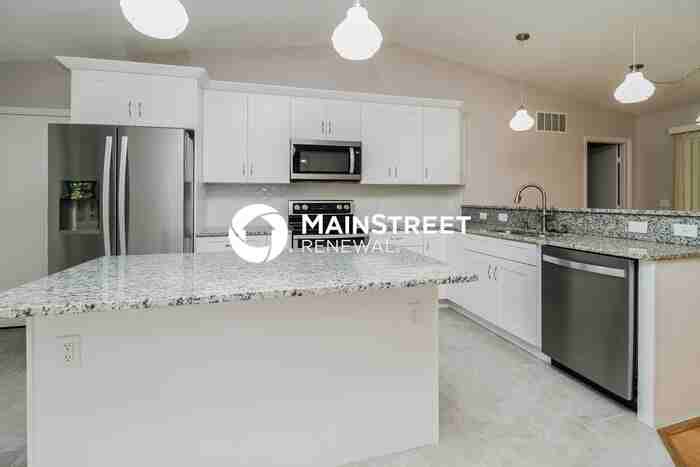 644 Cypress Ln - Photo 3 of 15