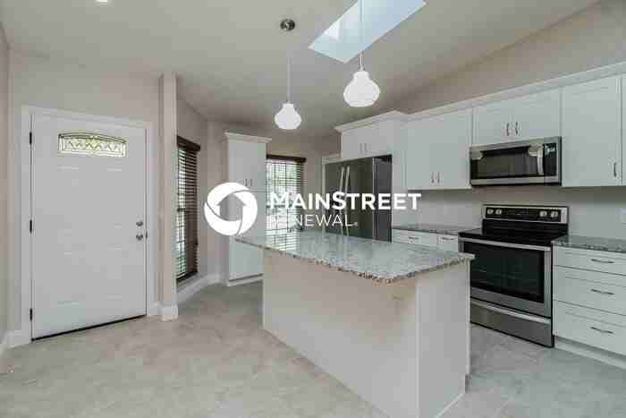 644 Cypress Ln - Photo 4 of 15