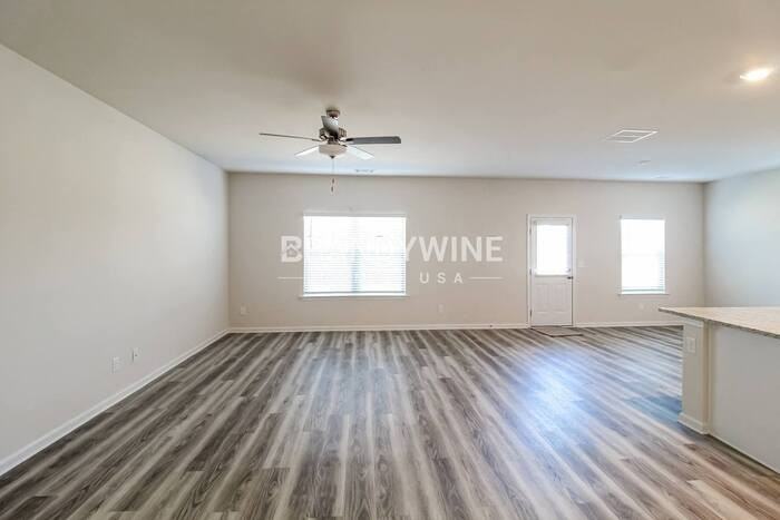 151 Avondale Blvd - Photo 3 of 25