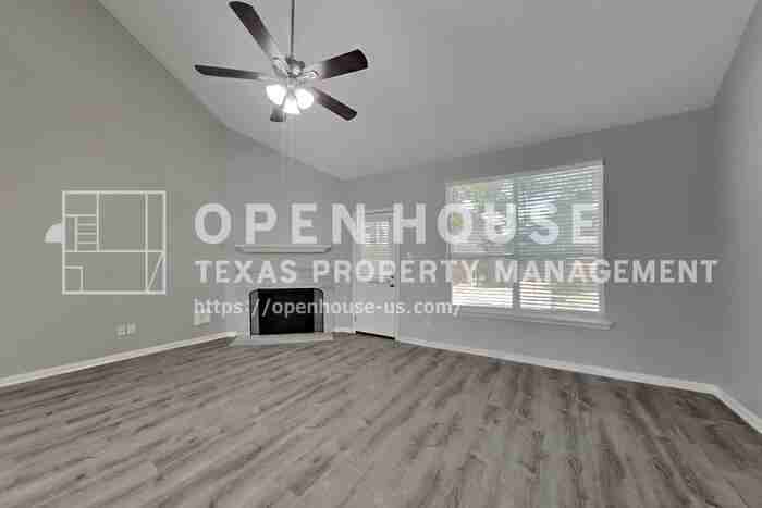 19119 Sprintwood Ct - Photo 4 of 23