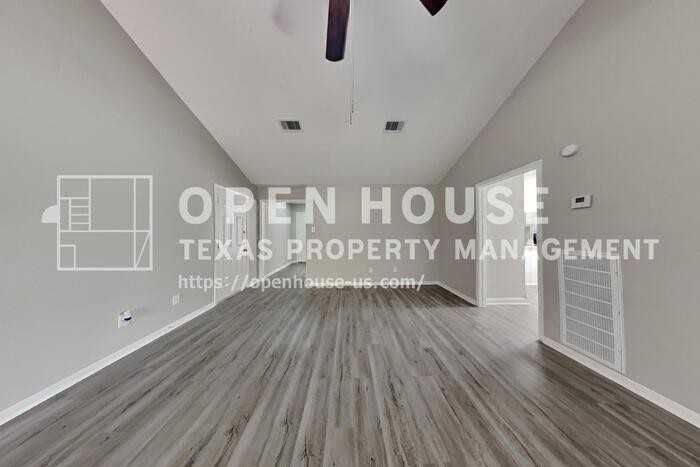 22731 Elm Bark St - Photo 4 of 20