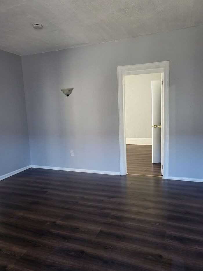 1163 E State St #9 - Photo 4 of 29