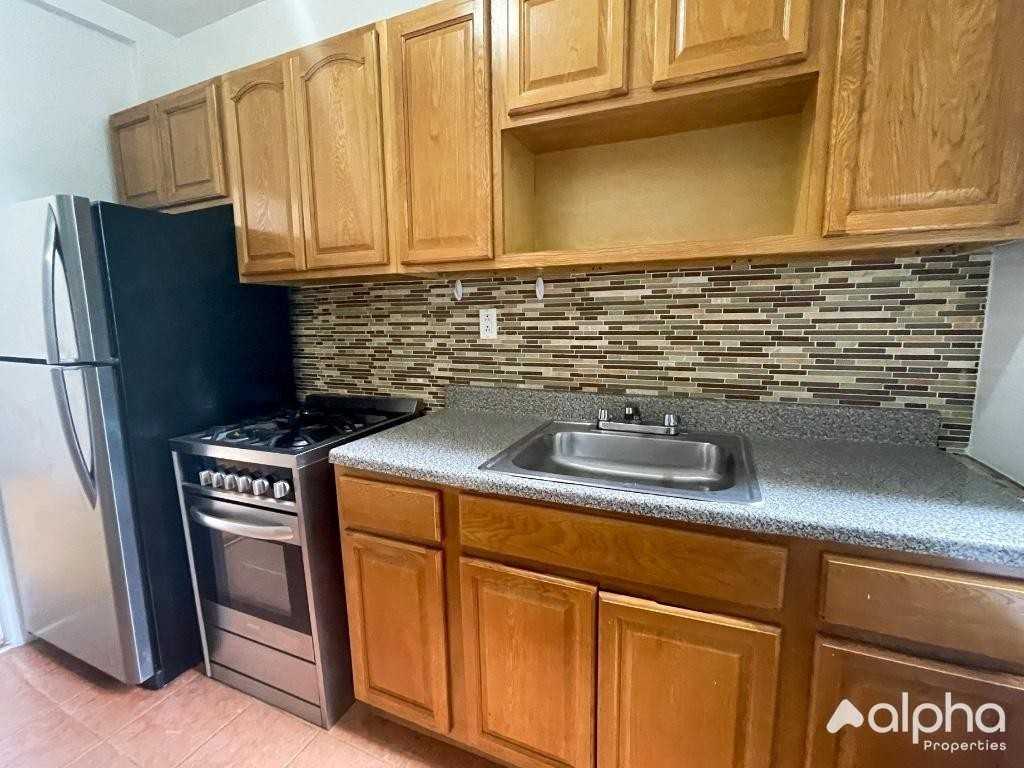 173 E 101st St #11 - Photo 4 of 9