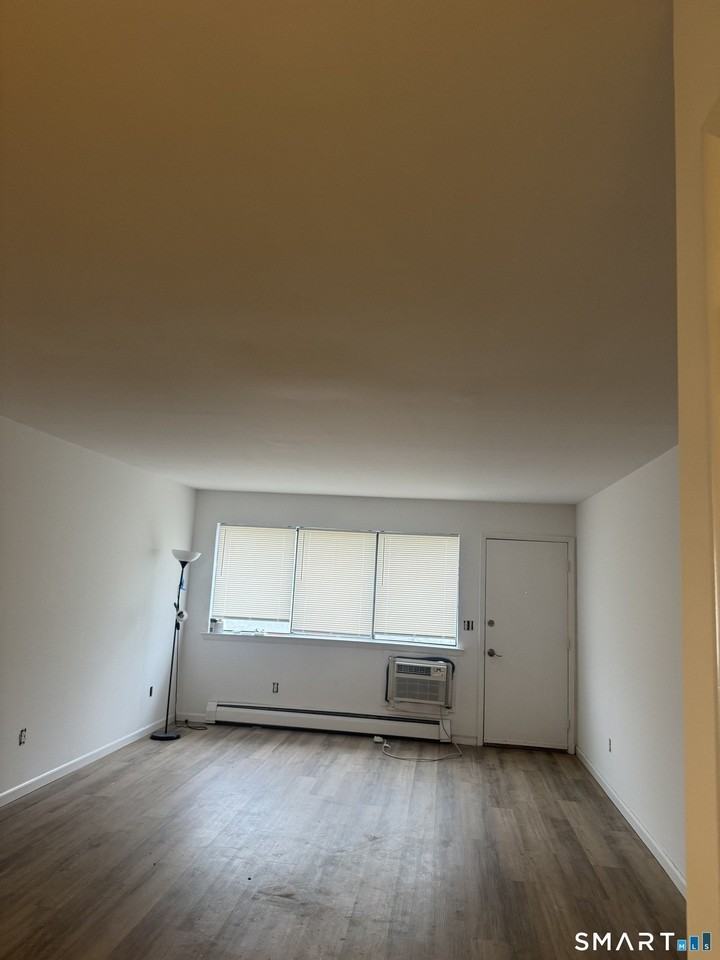 15 Greenwich Ave Unit 9 - Photo 3 of 9