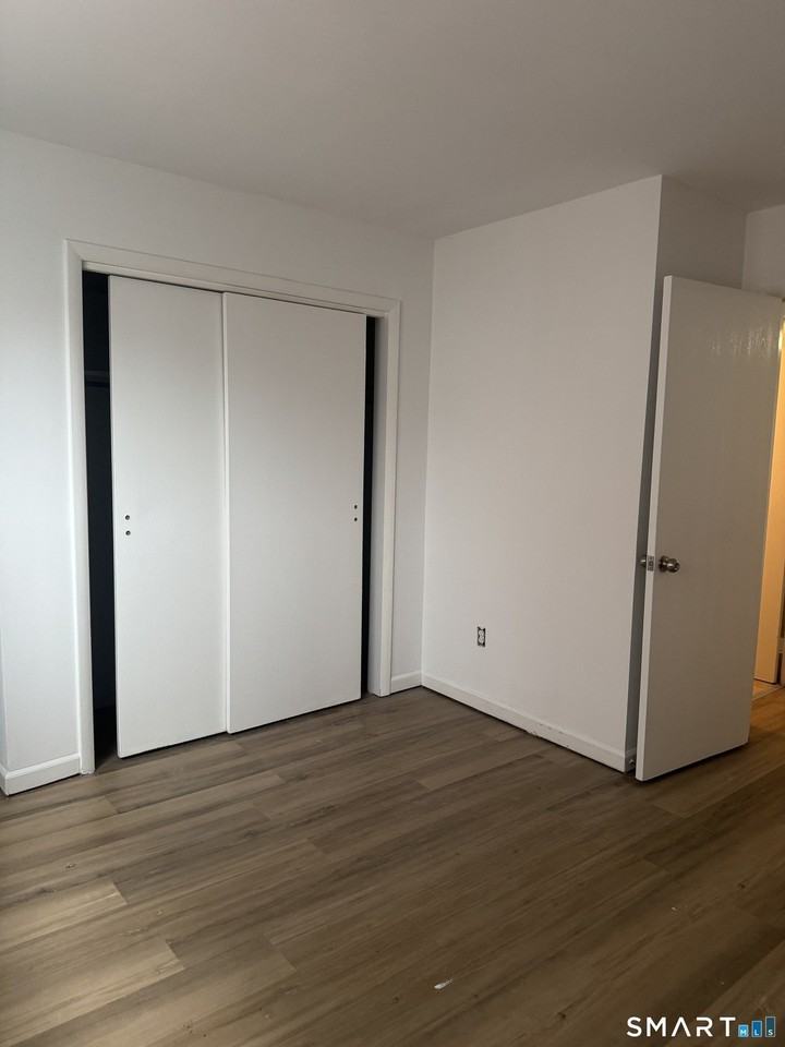 15 Greenwich Ave Unit 9 - Photo 6 of 9