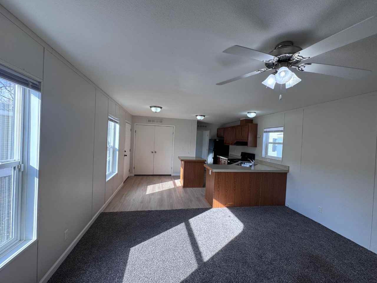 1015 27th St Se - Photo 3 of 10