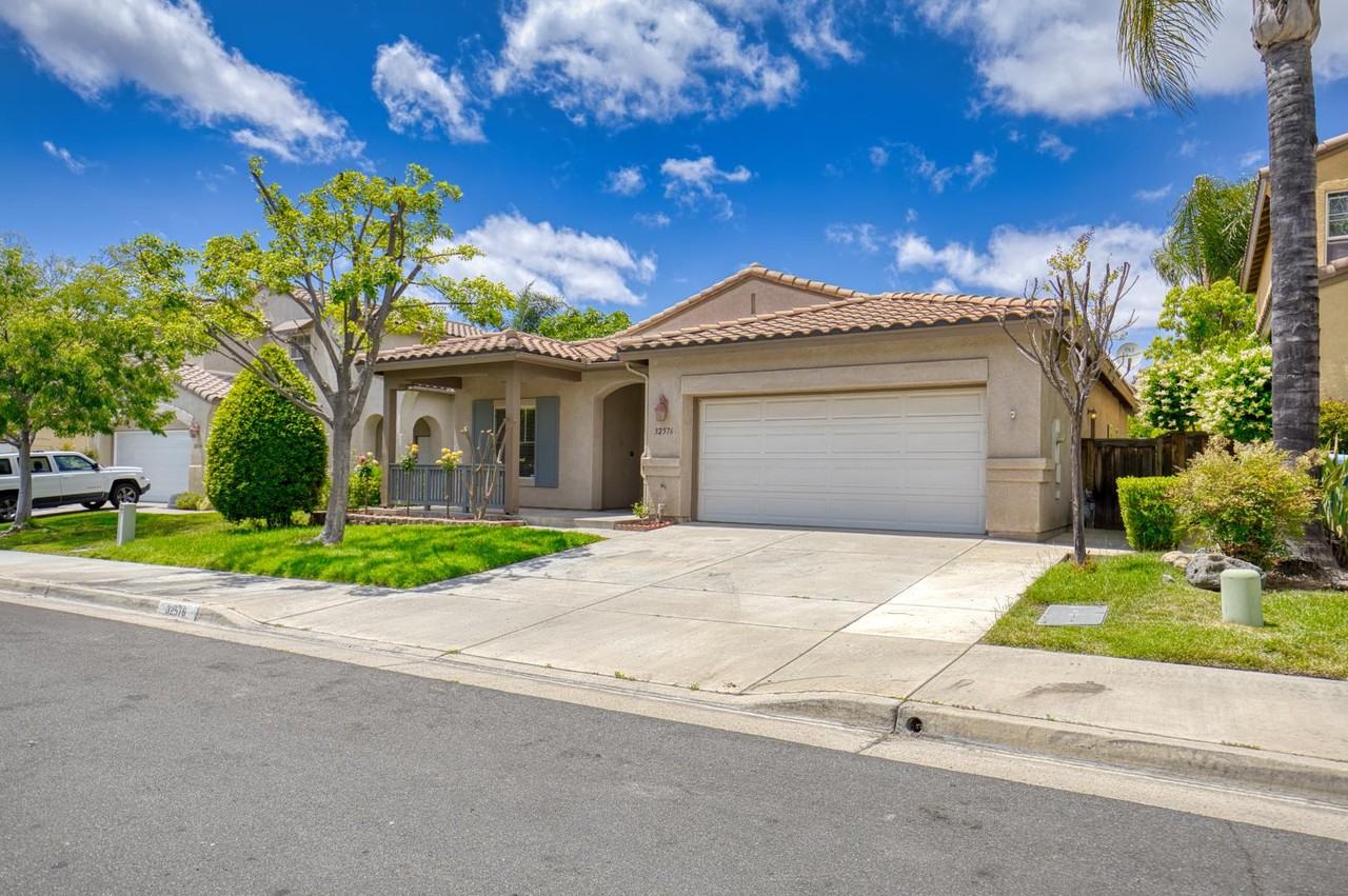 32576 Guevara Dr - Photo 2 of 20