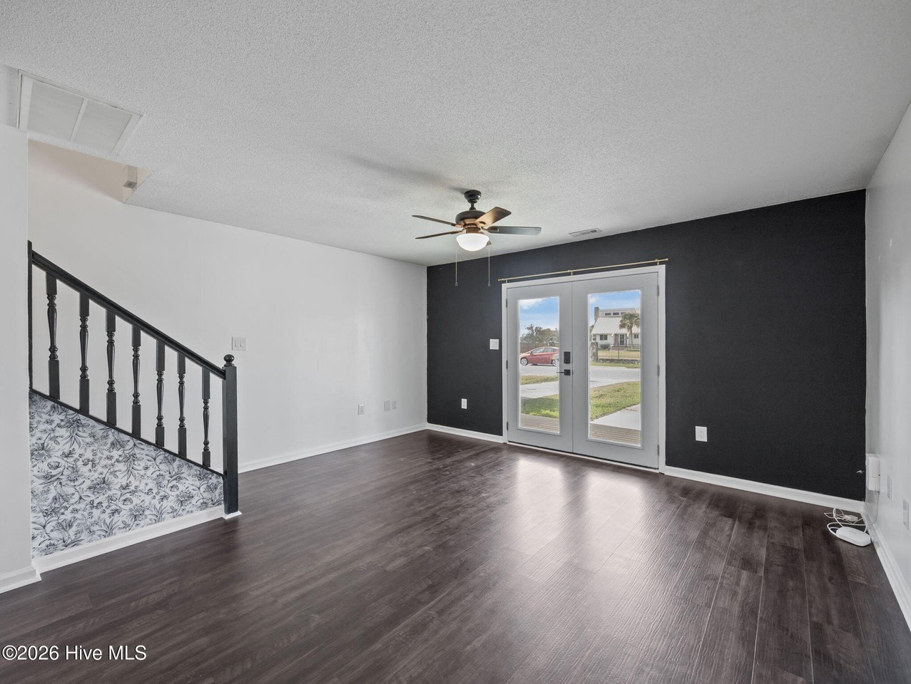 92 Shoreline Dr - Photo 2 of 23