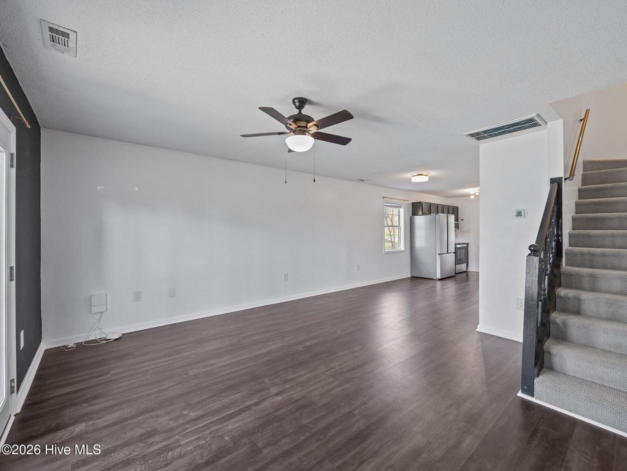 92 Shoreline Dr - Photo 3 of 23