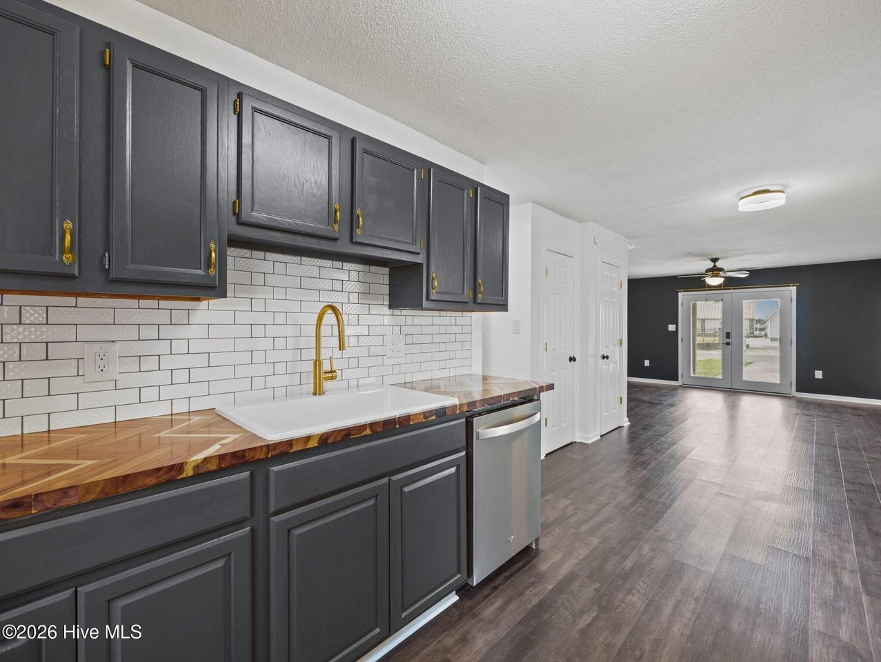 92 Shoreline Dr - Photo 6 of 23