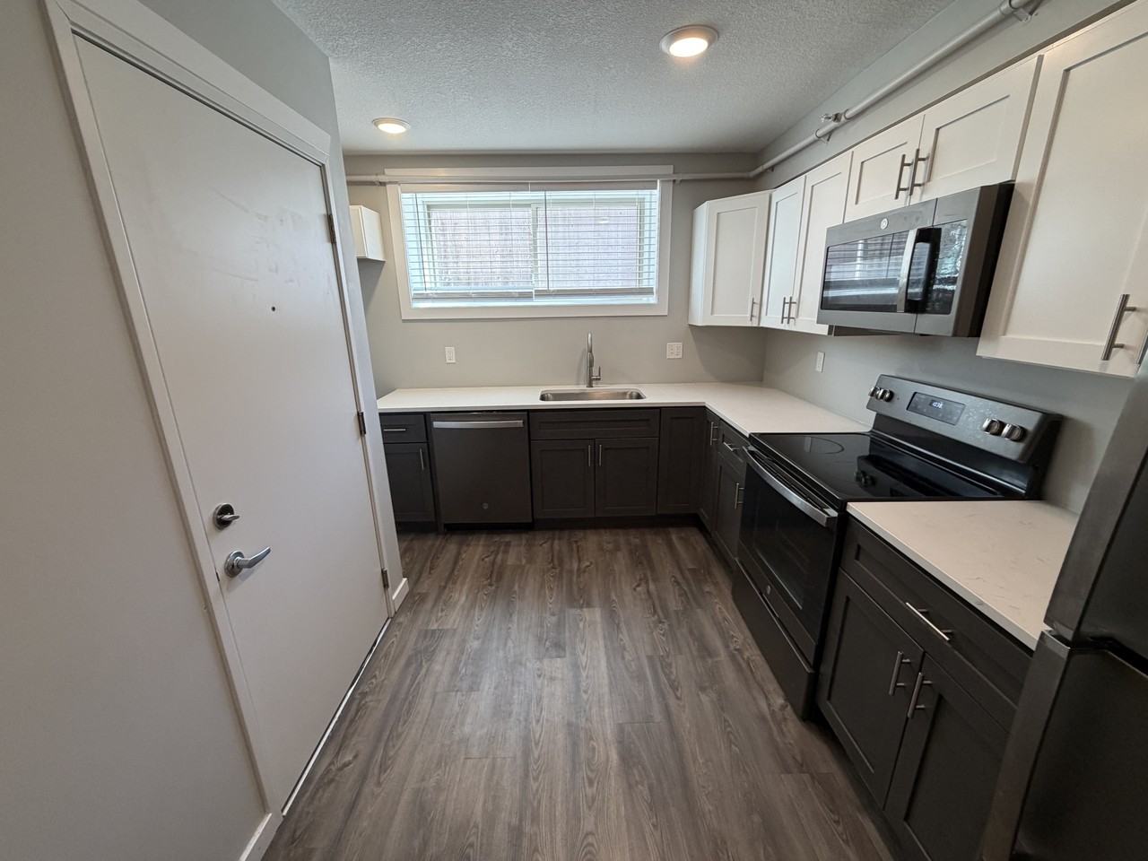 606 West Ohio Street - Photo 2 of 15