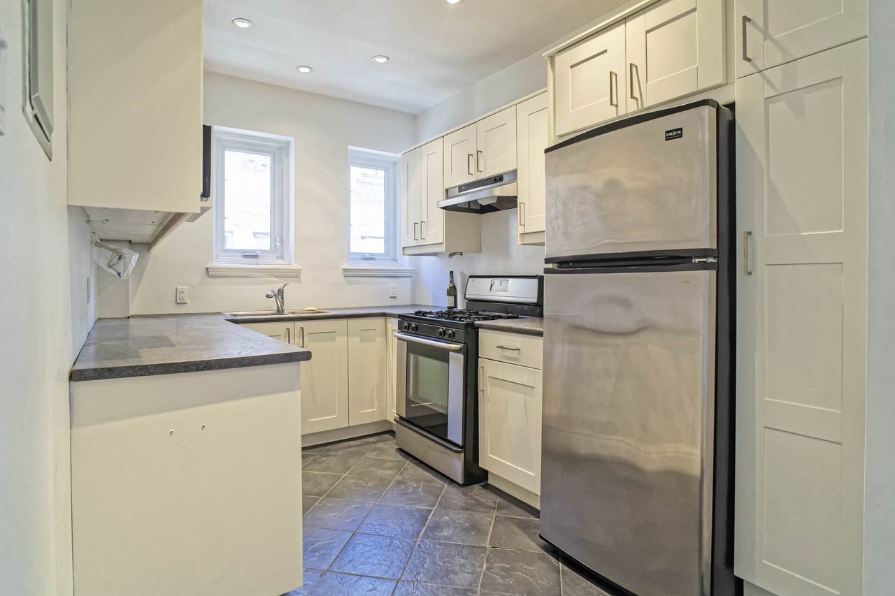 4650 Avenue Bonavista #303