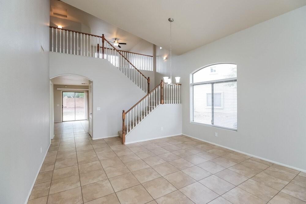 5023 W Ardmore Rd - Photo 2 of 16