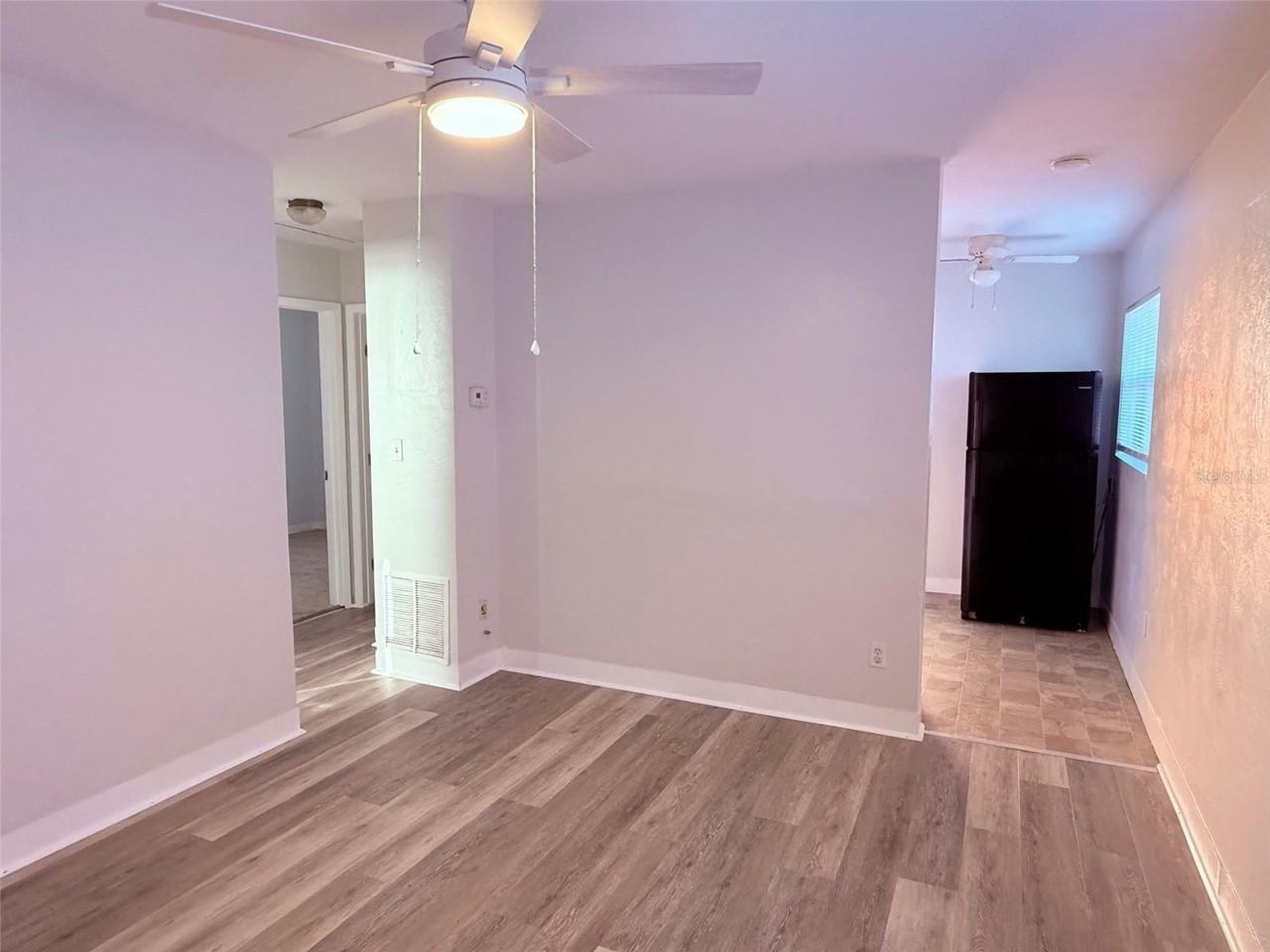 1544 77th Ave N - Photo 3 of 26