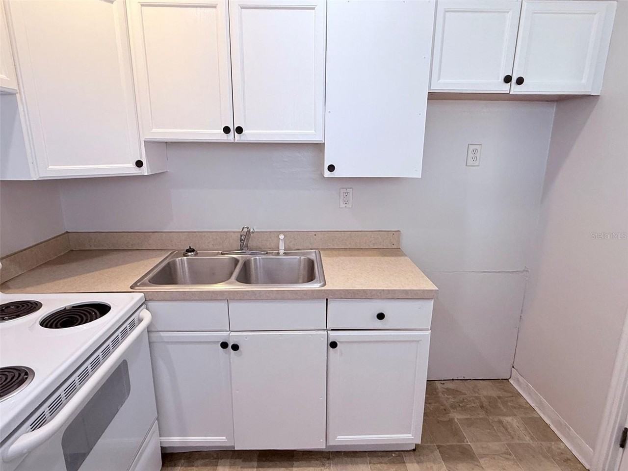 1544 77th Ave N - Photo 7 of 26