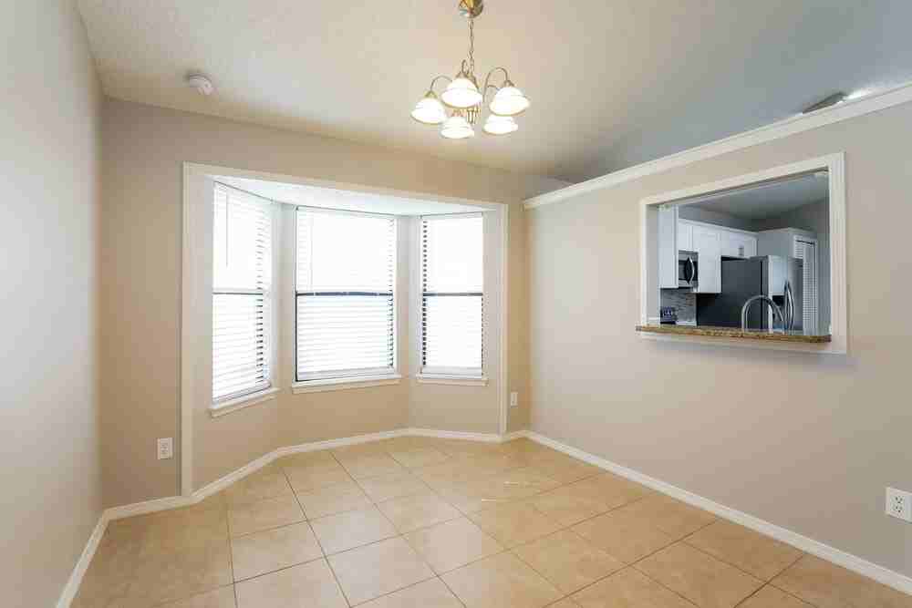 1266 Bee St N - Photo 6 of 18