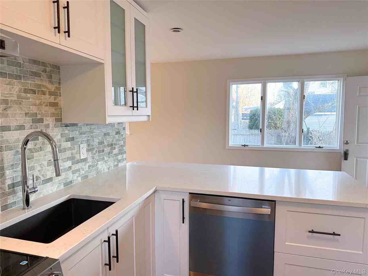 77 Magnolia Dr Unit B - Photo 3 of 13