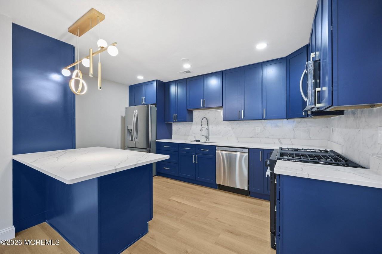 1115 Roseberry Ct - Photo 7 of 32