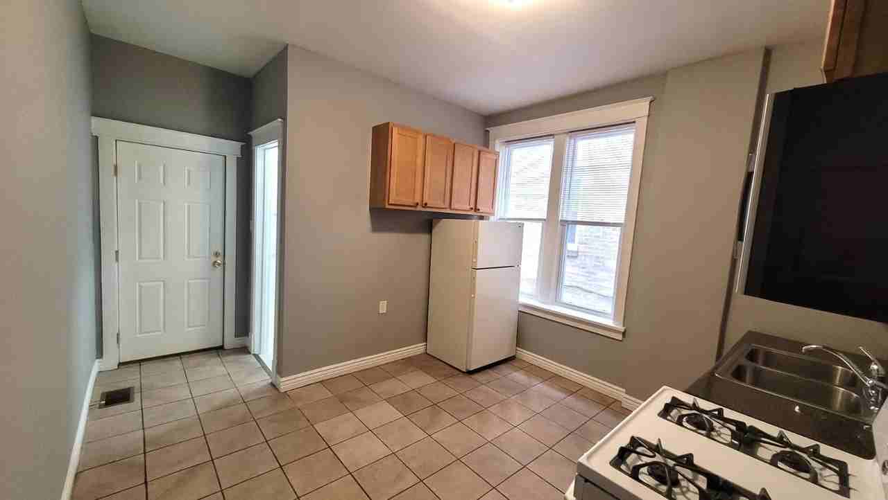 4056 W Hirsch St Unit 1 - Photo 6 of 11