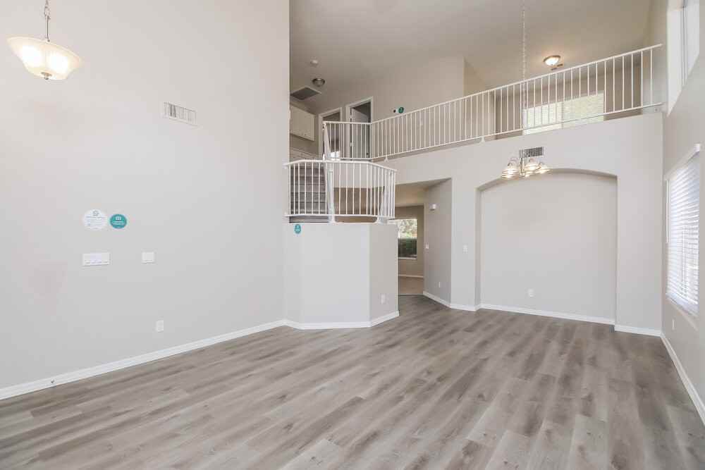 1036 W Olive Ave - Photo 4 of 17