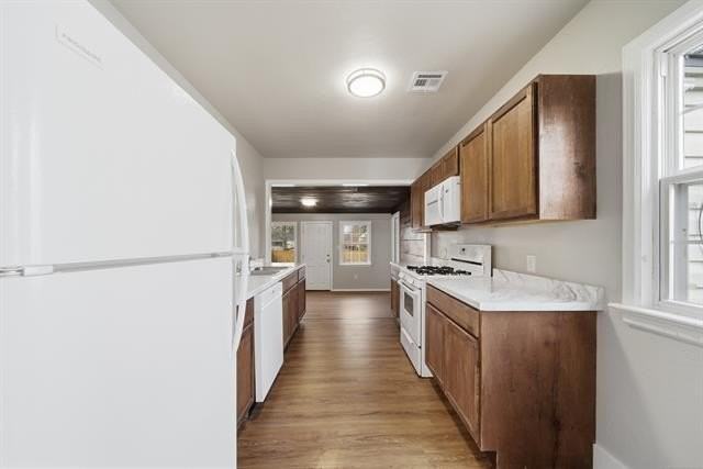 250 S Richmond Ave - Photo 7 of 16