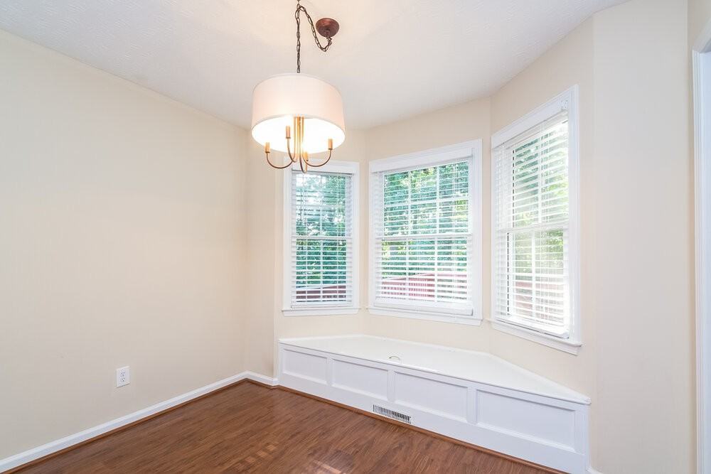 39 Crestview Dr - Photo 4 of 16