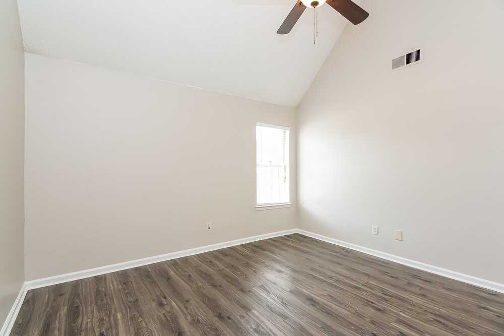 1886 Towson Ln - Photo 6 of 13