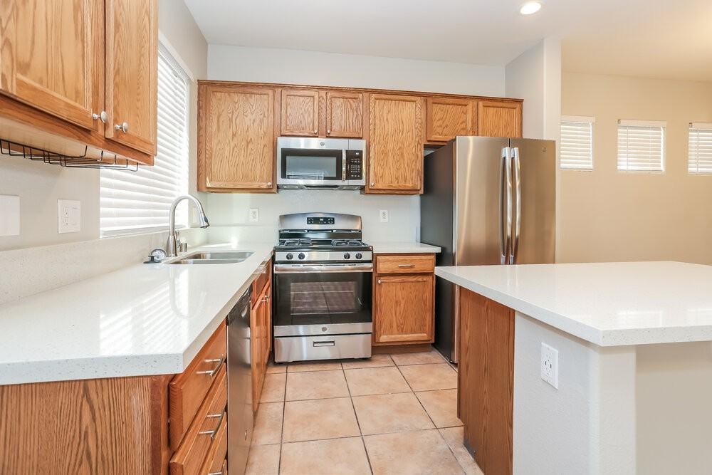 6425 Butterfly Sky St - Photo 6 of 17