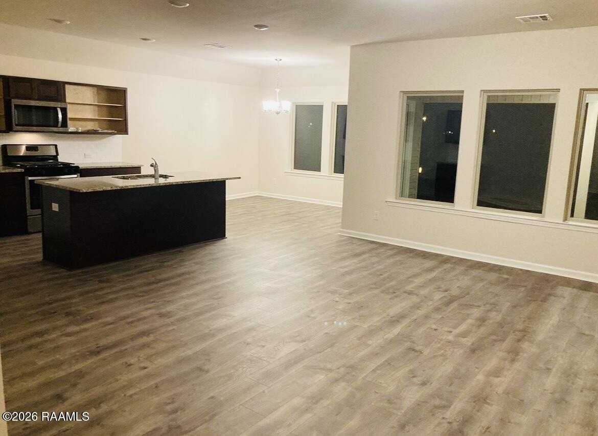 7004 Silverlake Dr - Photo 2 of 5