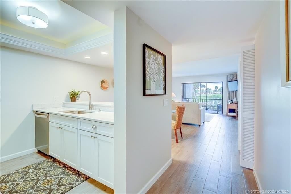 5553 Ne Gulfstream Way - Photo 7 of 50