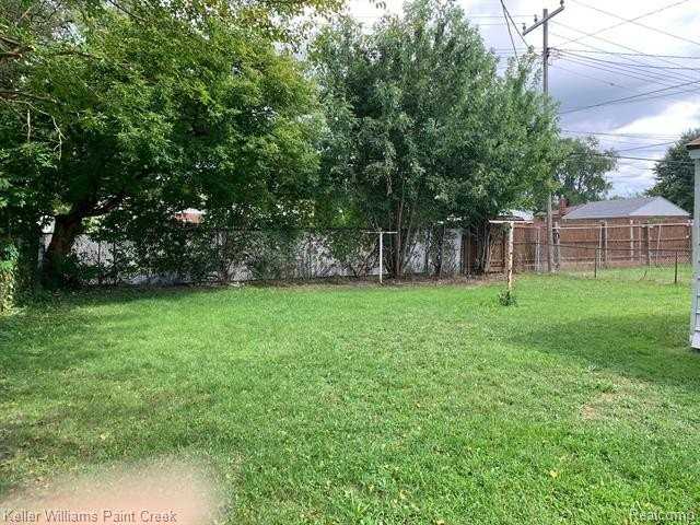 22340 Masch Ave - Photo 3 of 19