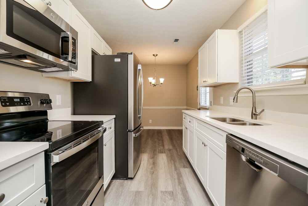 209 Lexington Dr - Photo 5 of 17