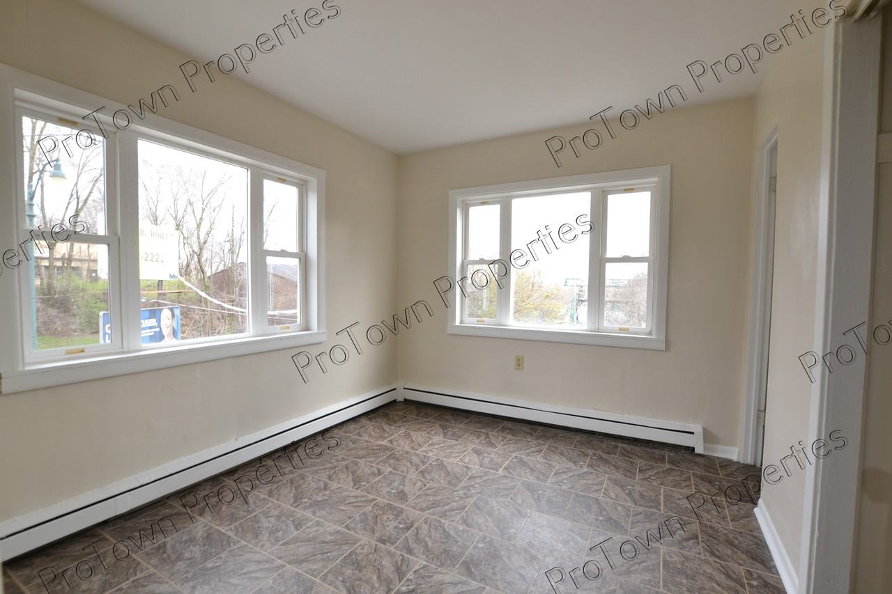 226 North Broadway Street #1 - Photo 5 of 6