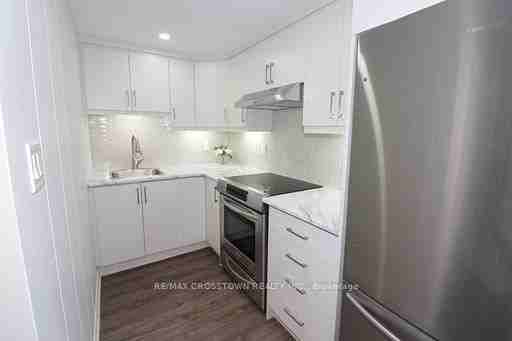 53 Counsellor Terrace - Photo 4 of 10